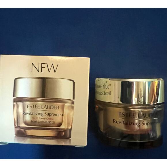 Estée Lauder Revitalizing Supreme+ Youth Power Cream...